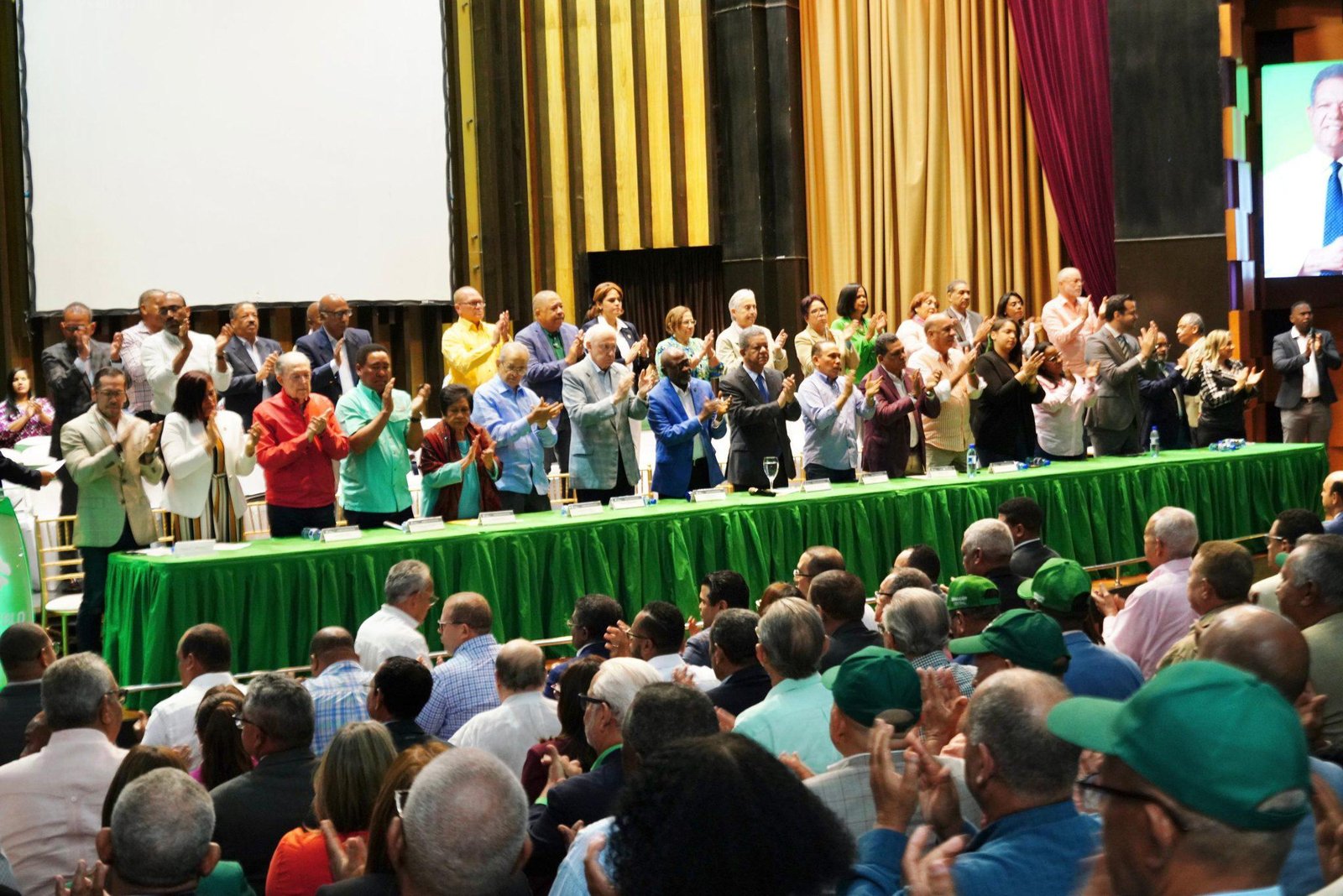 Fuerza del Pueblo entra en la etapa final de su Congreso Nacional Ordinario