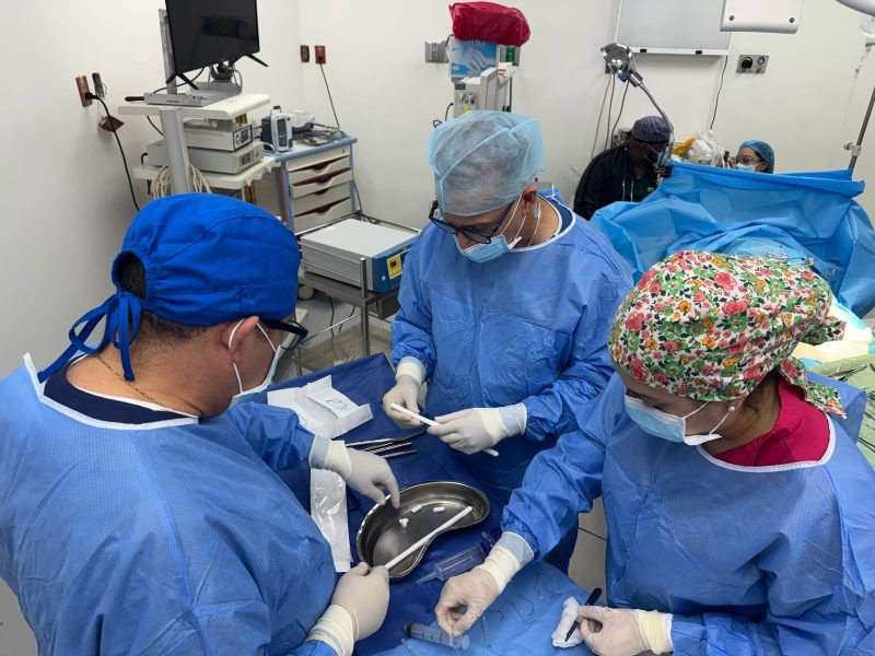 Hospital Moscoso Puello realiza jornada de implantes de prótesis de pene