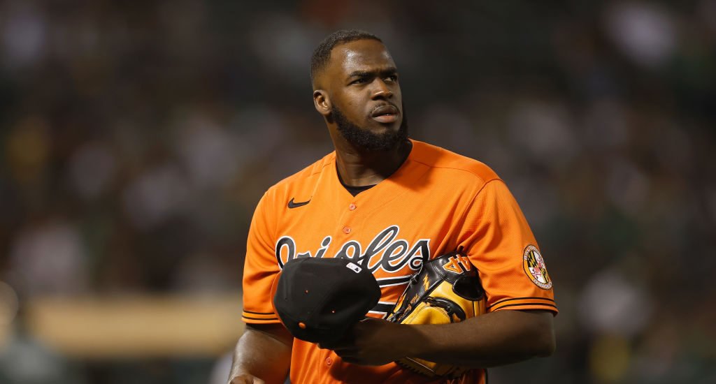 Félix Bautista se somete a cirugía en el hombro