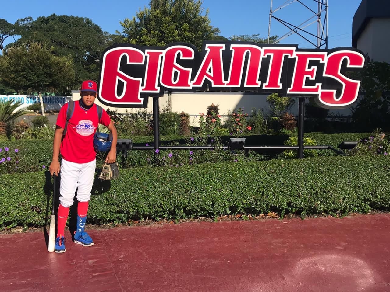 Gigantes seleccionan a Emil Morales en primera ronda del sorteo de novatos