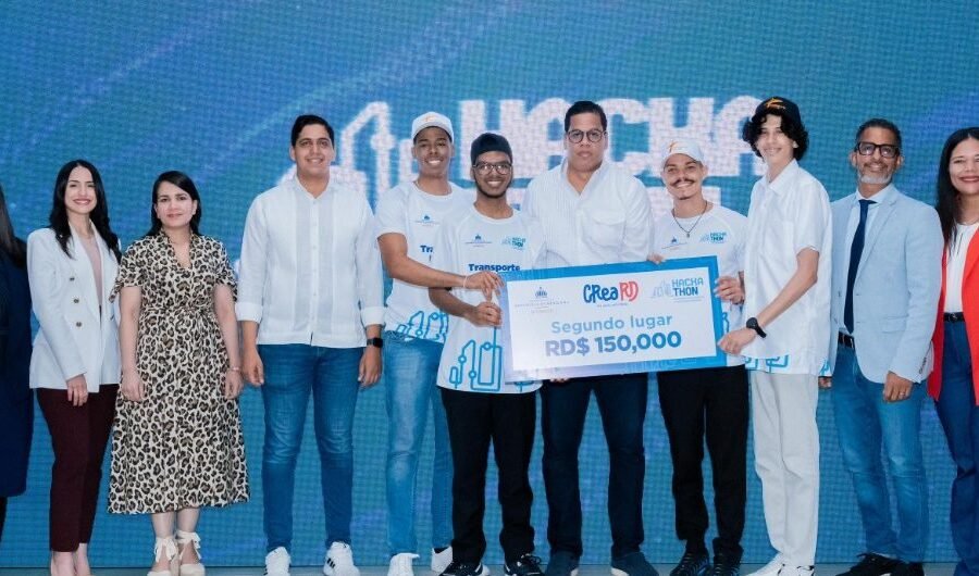Jóvenes del ITLA conquistan primer y segundo lugar en Hackathón de Ciudades Inteligentes