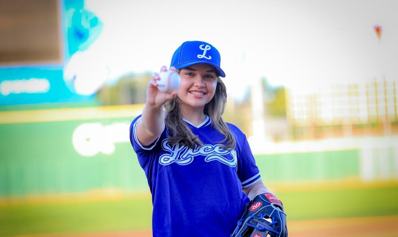 Los Tigres del Licey presentan su nueva madrina para la temporada de Lidom