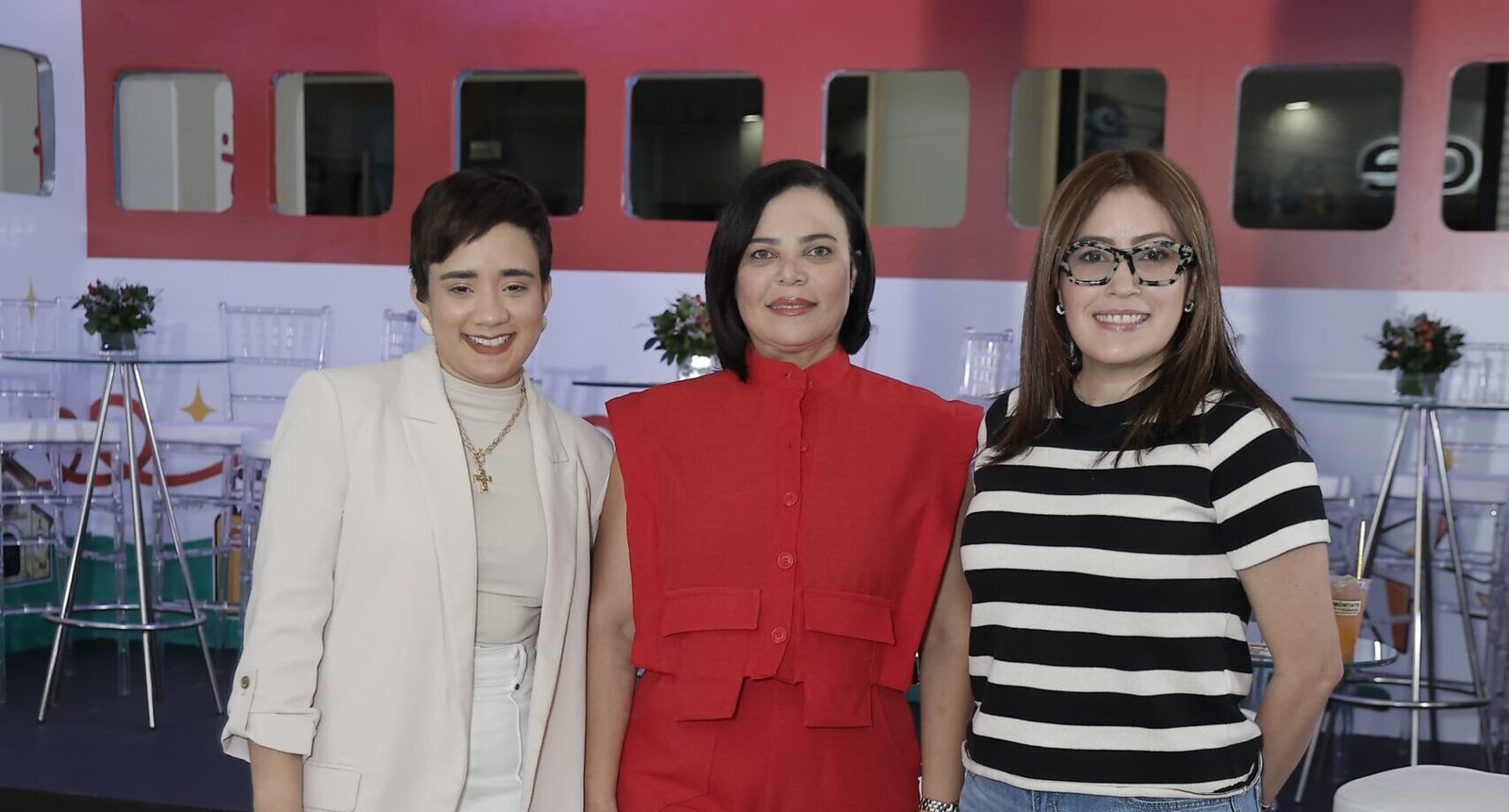 Grupo Sánchez lanza stand móvil "Móntate en la Guagua" en centro comercial Sambil y promociona sus proyectos inmobiliarios en Punta Cana