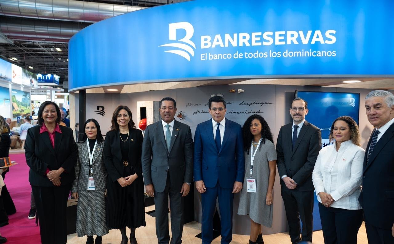 Banreservas inaugura exposición “Melissa 20, Momentos” en Top Resa 2025