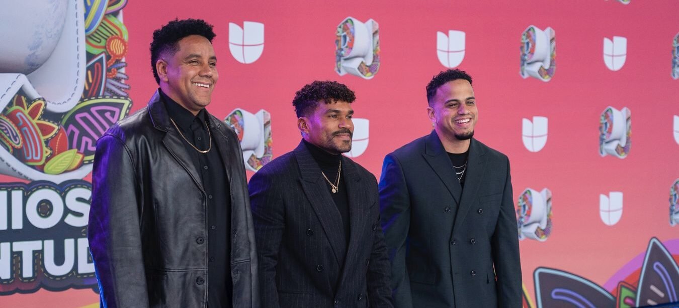 La agrupación Barak hace una pausa en su gira “Dios Fuerte” para compartir su energía en Premios Juventud