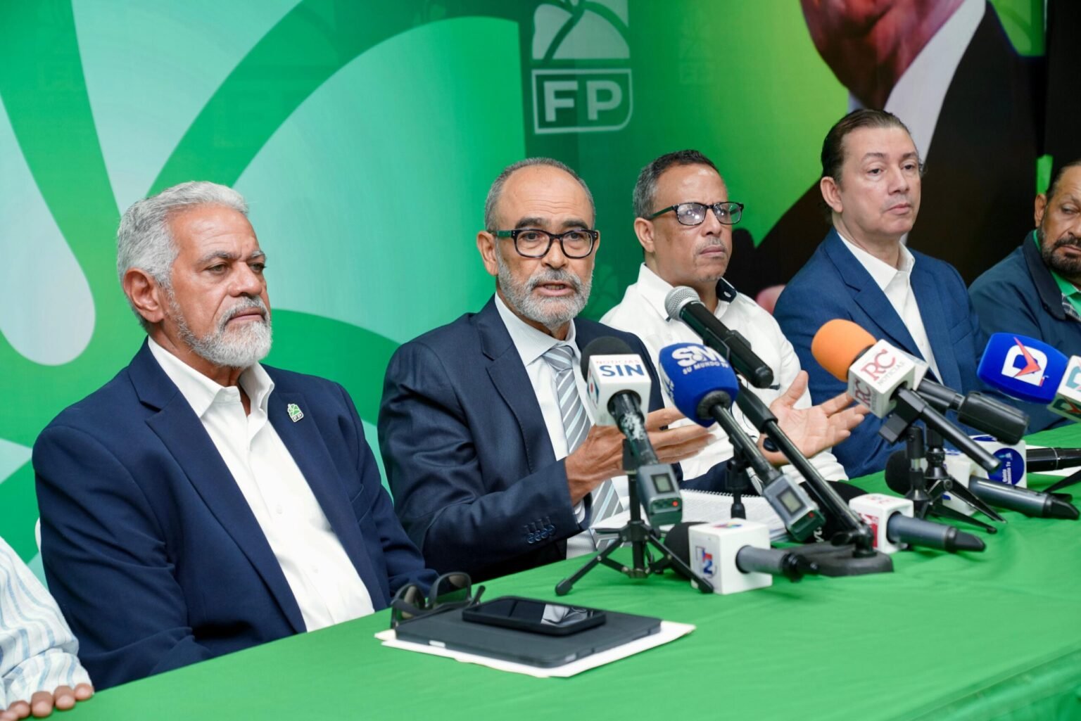 La Fuerza del Pueblo dice que el sector arrocero atraviesa una crisis sin precedentes