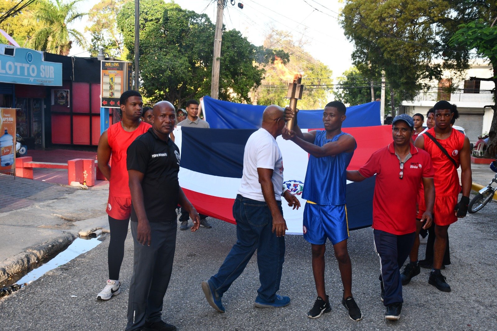 Antorcha de los Juegos Universitarios “Tony Barreiro” llega al recinto UASD Barahona