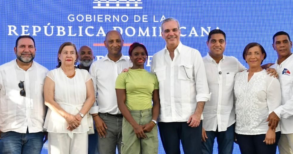 Presidente Abinader dispone RD$2,000 millones para construcción de 25 polideportivos a nivel nacional
