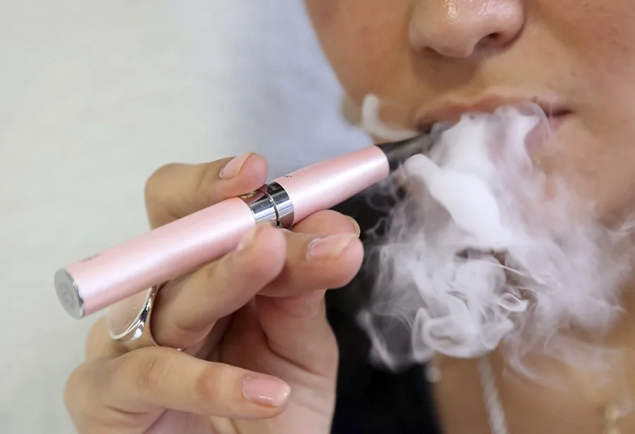 La OMS alerta sobre el auge del cigarrillo electrónico entre los jóvenes