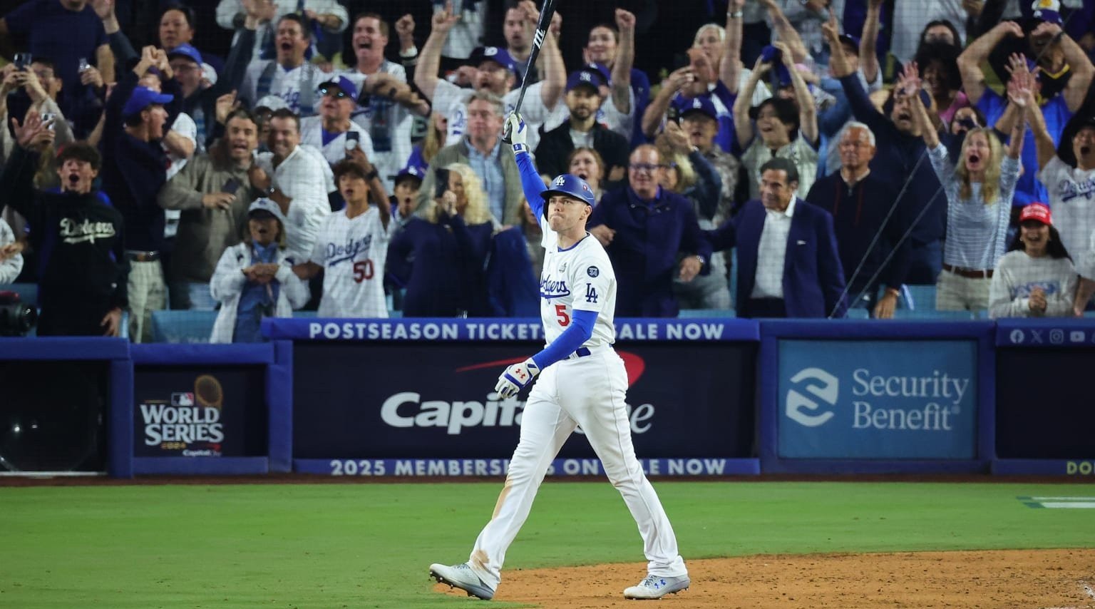 Jonrón de Freeman en el inning 18 y los Dodgers dejan en el terreno a los Azulejos