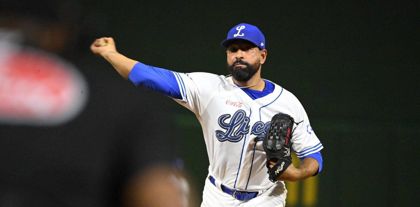 César se luce y el Licey vence a Gigantes en el Quisqueya