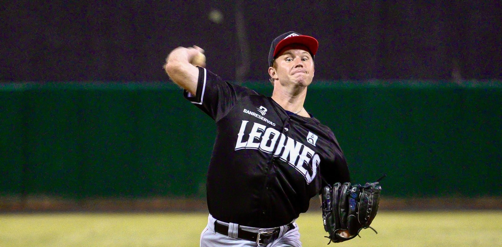 Gavin domina y Leones vencen a Estrellas