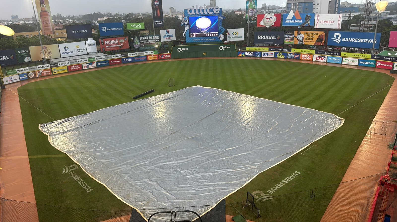 Posponen partido entre Águilas y Licey en el Quisqueya debido a las lluvias