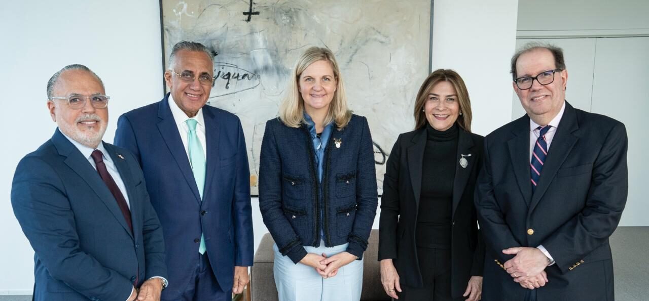 Carolina invita a presidenta del Comité Olímpico Internacional a Juegos Centroamericanos y del Caribe 2026
