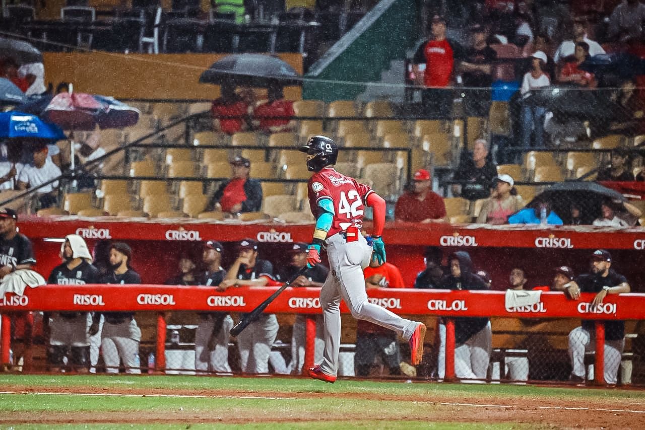 Grand slam de Julio Carreras lleva a Gigantes al tercero
