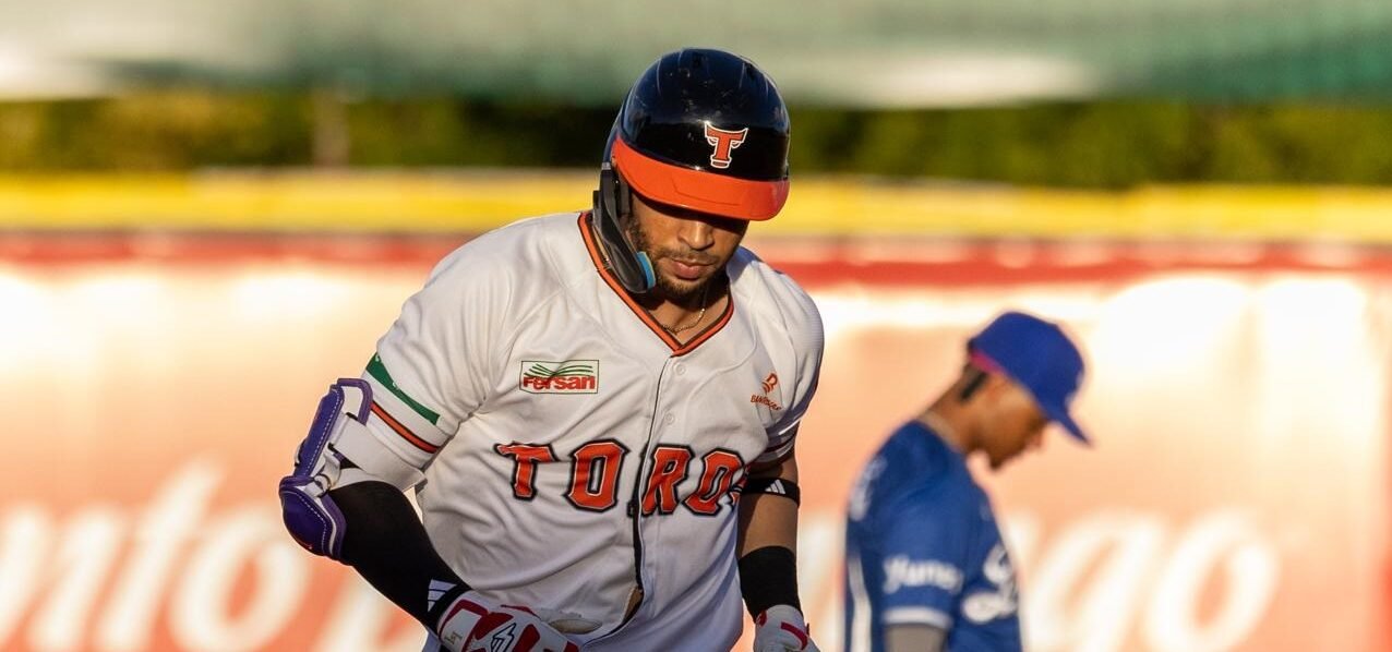 Toros triunfan y colocan al Licey en zona de peligro