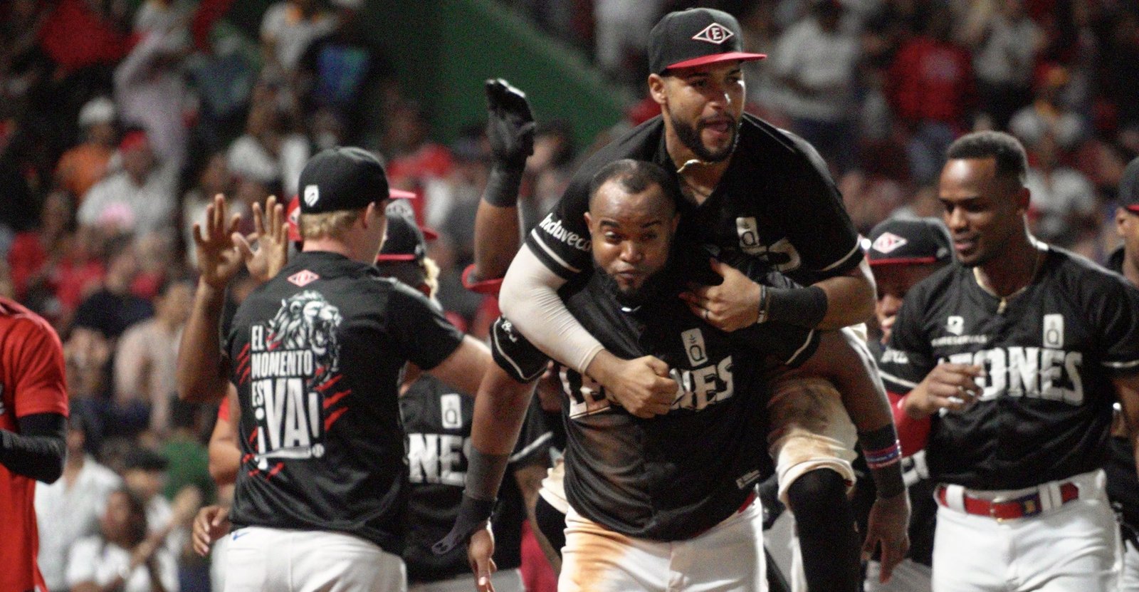 Los leones pican delante en la Serie Final tras remontar en el octavo frente a Toros