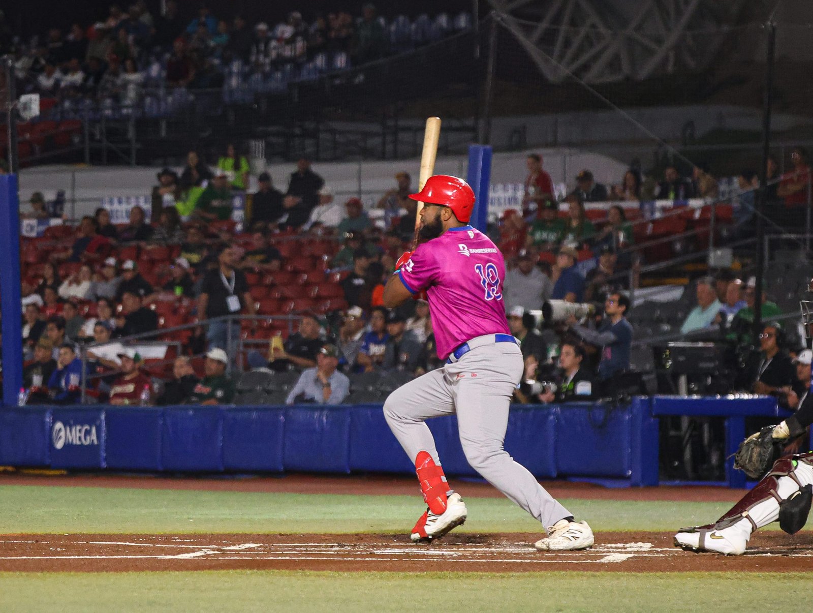 Franchy pega dos jonrones en derrota de Leones ante Tomateros en Serie del Caribe