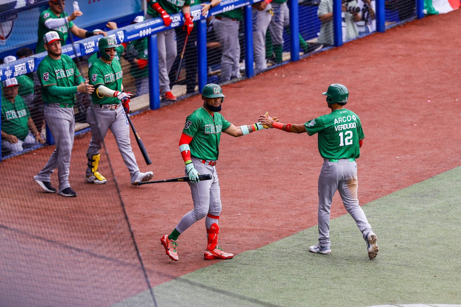Leones caen ante Tomateros y quedan fuera de la Serie del Caribe 2026