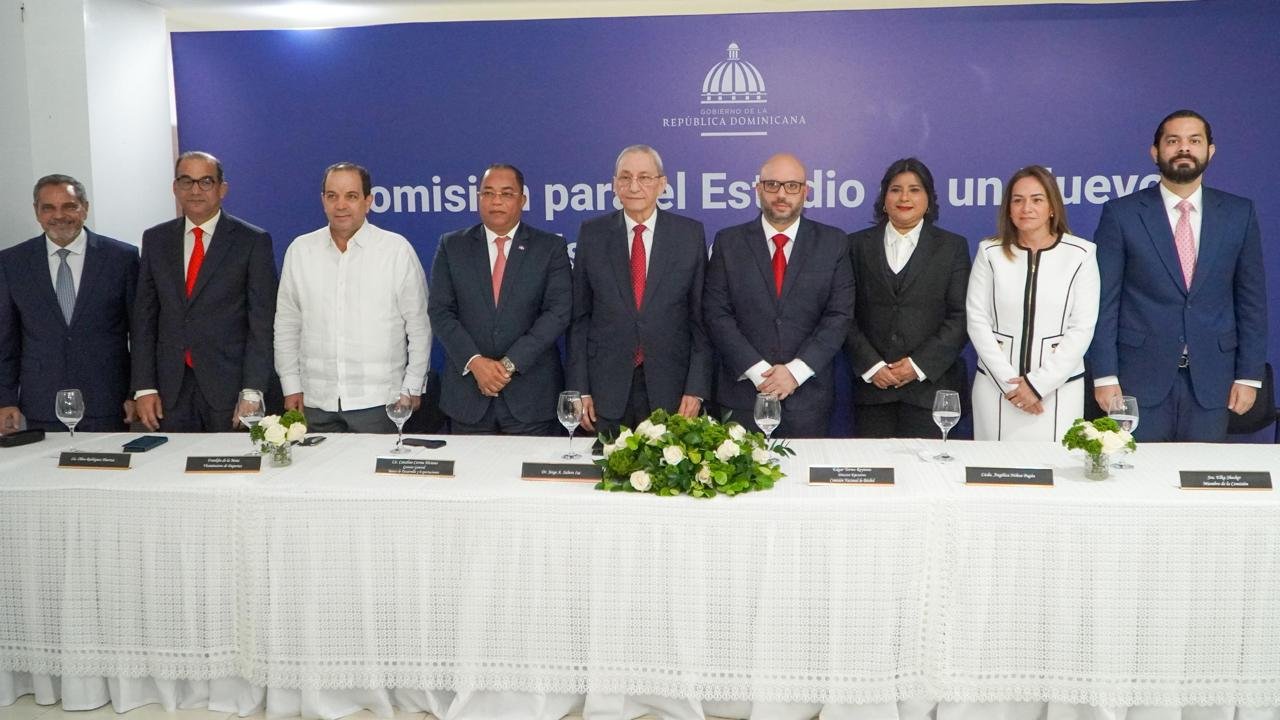 Comisión recomienda al presidente Abinader construcción de nuevo estadio de béisbol en el Ensanche La Fe