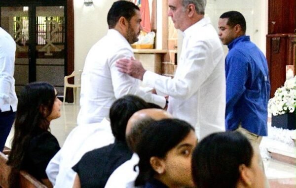 Presidente Abinader participa en misa novenario por fallecimiento de madre de Miguel Medina