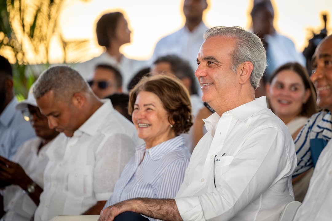 Abinader anuncia inicio de construcción de presa La Gina en Baní