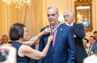 Abinader es reconocido con la Insignia de Oro por su liderazgo y el impacto de su gestión en RD y el hemisferio