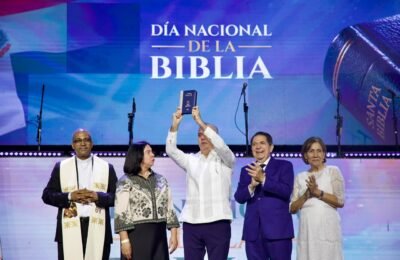 Comunidad Cristiana Nacional reconoce a Abinader por su respaldo a la fe y a la Biblia