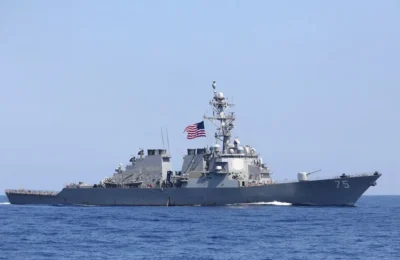 EEUU impide el paso de 100 barcos comerciales tras dos meses del nuevo bloqueo a Irán
