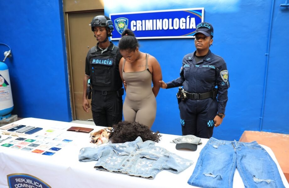 Apresan una mujer acusaba de drogar y robarle a un hombre en Puerto Plata 