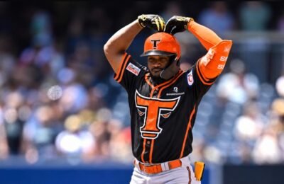 Toros adquieren de vuelta a Eguy Rosario en cambio desde los Leones