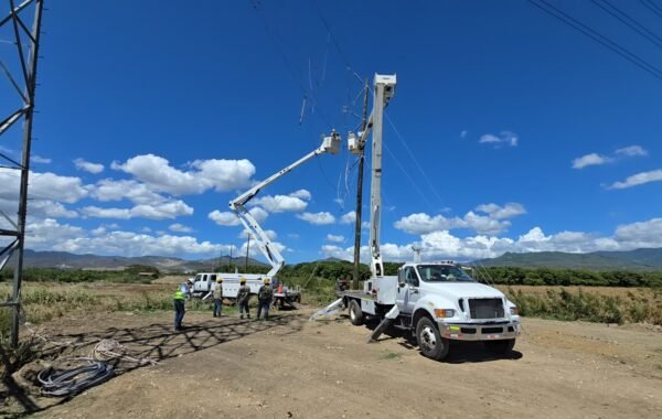 ETED ejecuta adecuaciones en líneas de transmisión para facilitar construcción de la Circunvalación de Navarrete