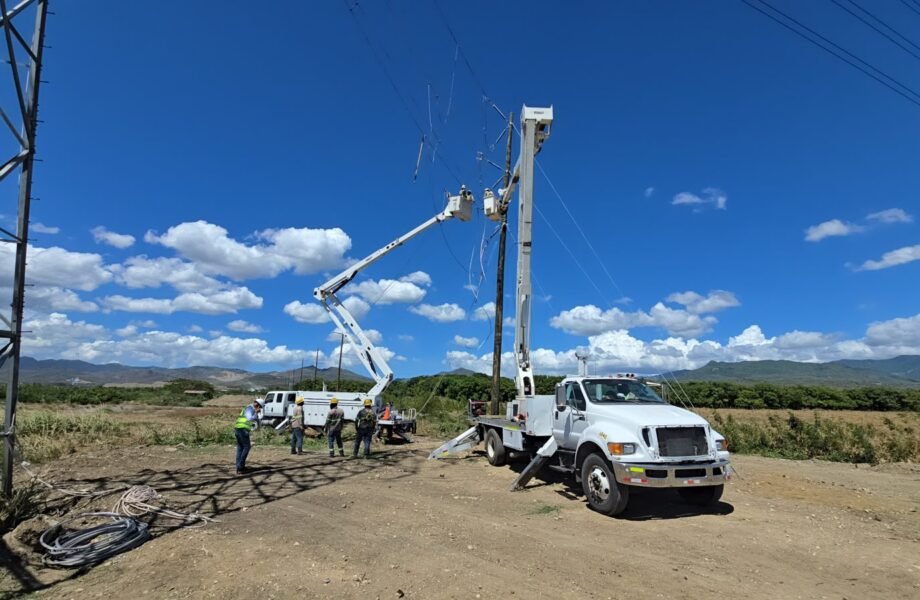 ETED ejecuta adecuaciones en líneas de transmisión para facilitar construcción de la Circunvalación de Navarrete