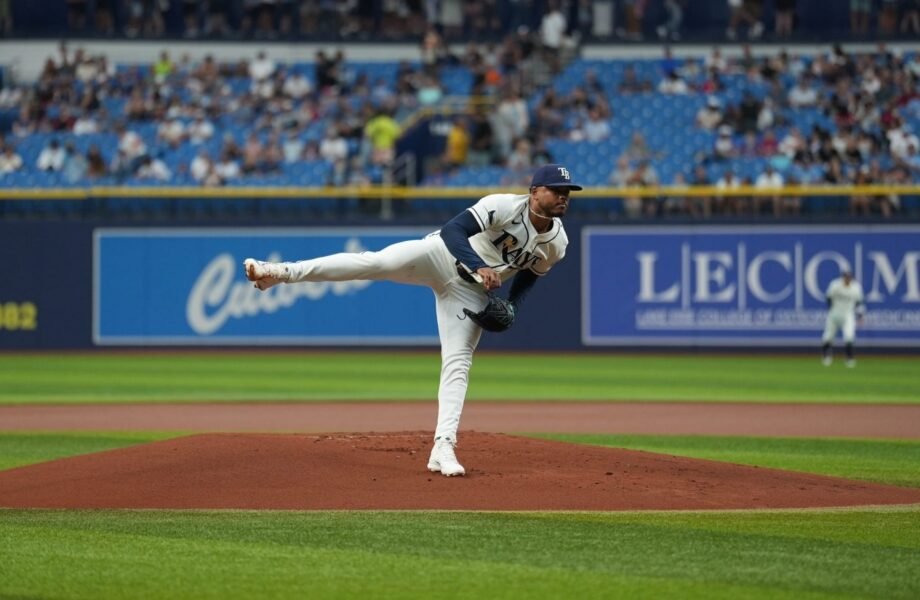 Freddy Peralta vuelve a dominar y Rasys barrieron a los Astros