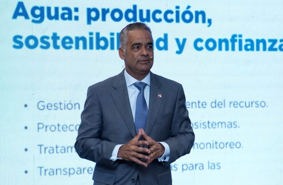 Ministro Santos abordará en Washington potencial de tierras raras