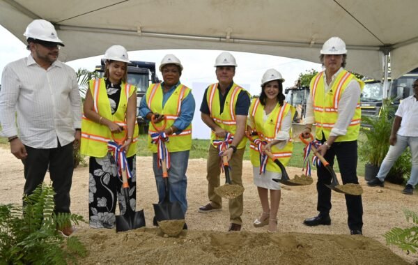 Banreservas, Fiduciaria Reservas y Mived inician construcción de 400 apartamentos en la segunda etapa de Las Acacias III