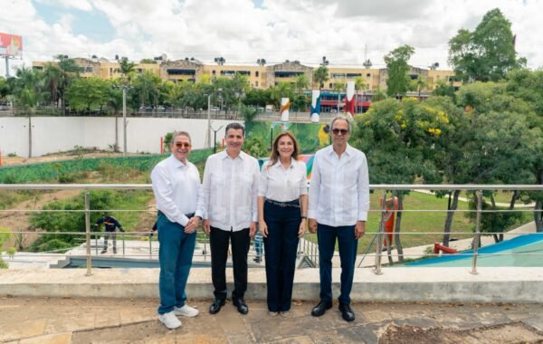 Popular y ADN supervisan avances de remozamiento del parque José Núñez de Cáceres