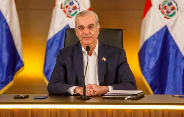 Abinader expone nuevos polos de desarrollo regional para llevar más inversión, infraestructura y oportunidades a distintos territorios del país