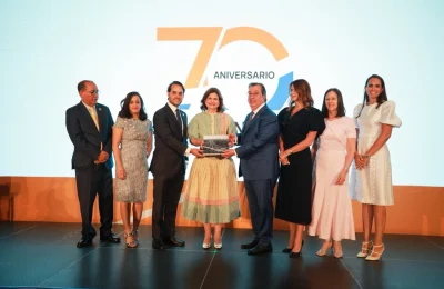 Raquel Peña destaca aporte de Mera Fondeur al desarrollo de Santiago por sus 70 años de trayectoria