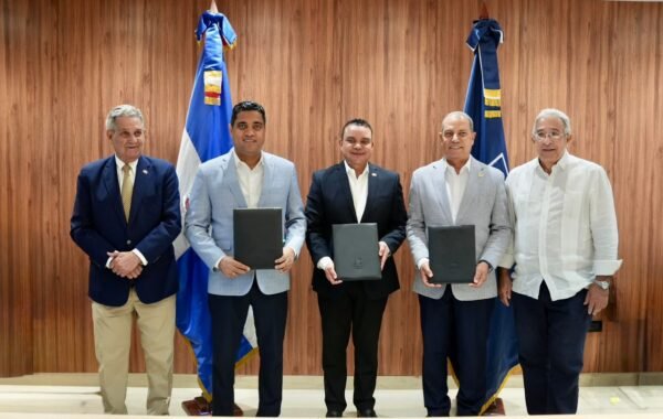 SNS, Deportes y Comité Olímpico acuerdan fortalecer atención de salud de los atletas