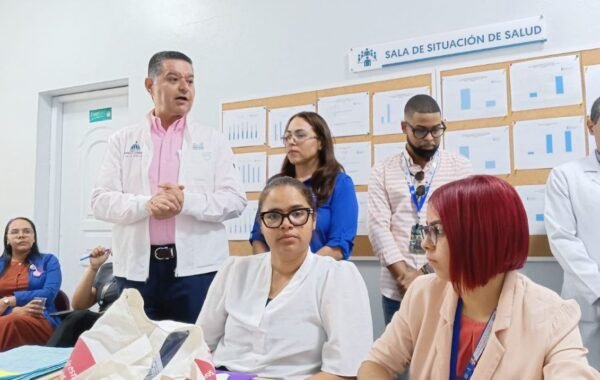 Salud Pública mantiene desplegados cinco equipos especializados para fortalecer atención materna y neonatal en hospitales