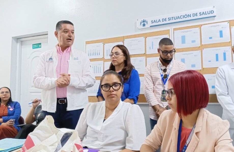 Salud Pública mantiene desplegados cinco equipos especializados para fortalecer atención materna y neonatal en hospitales