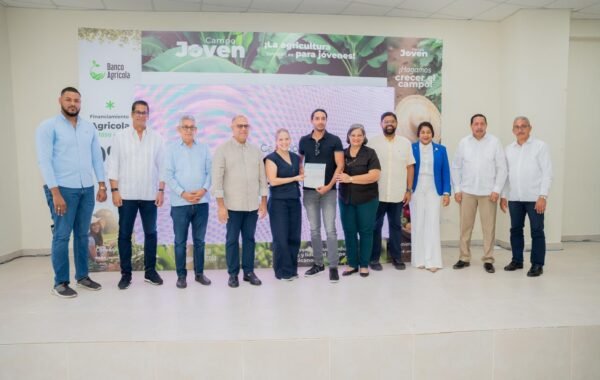 Campo Joven lleva casi RD$3 millones a tasa cero a jóvenes productores de Hato Mayor