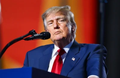 Trump dice que «saldrá» de Irán «a menos» que se quede con el petróleo «como en Venezuela»