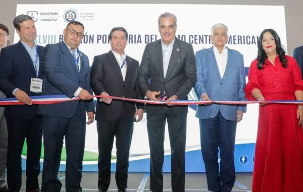 Abinader destaca avances en puertos y su aporte al desarrollo económico