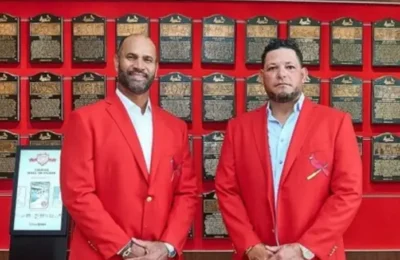 Albert Pujols y Yadier Molina son exaltados al Salón de la Fama de los Cardenales