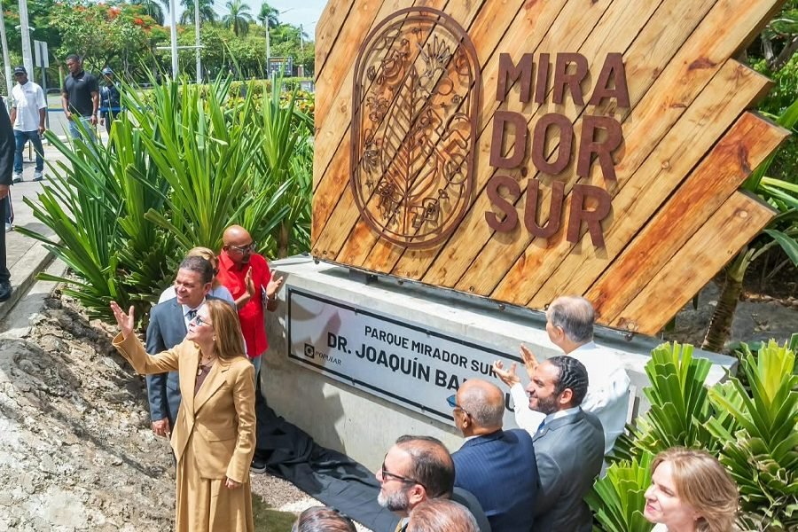 Carolina Mejía oficializa nombre del Parque Mirador Sur en honor a Joaquín Balaguer
