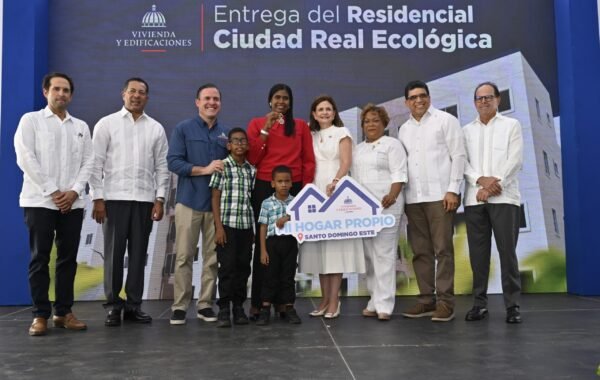 Banreservas financia 836 nuevos apartamentos entregados por Raquel Peña en Ciudad Real Ecológica
