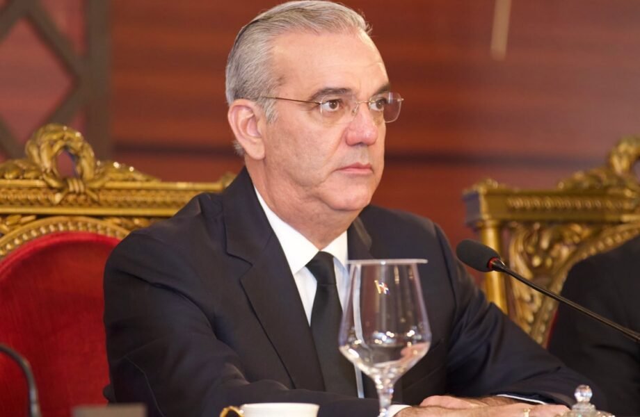 Presidente Abinader: “Hasta la palabra doméstica es insultante; hay que ir eliminando esa palabra”