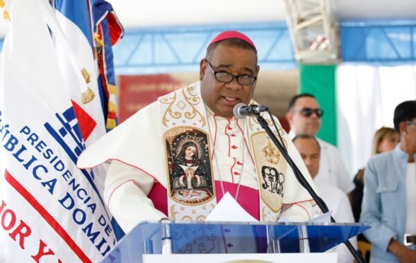 Monseñor Castro Marte destaca transformación policial impulsada por el presidente Abinader